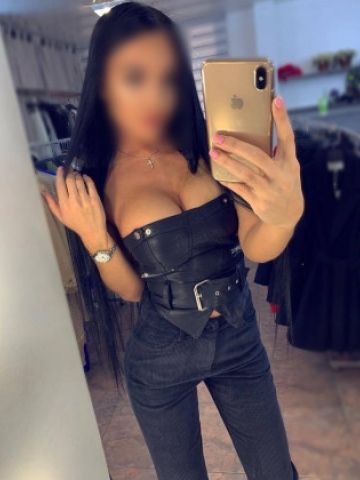 Алина Принимаю У Себя